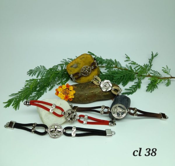 Pulsera de gamuza y zamak