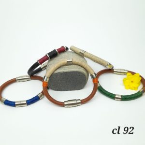 Pulsera cordon cuero con hilo
